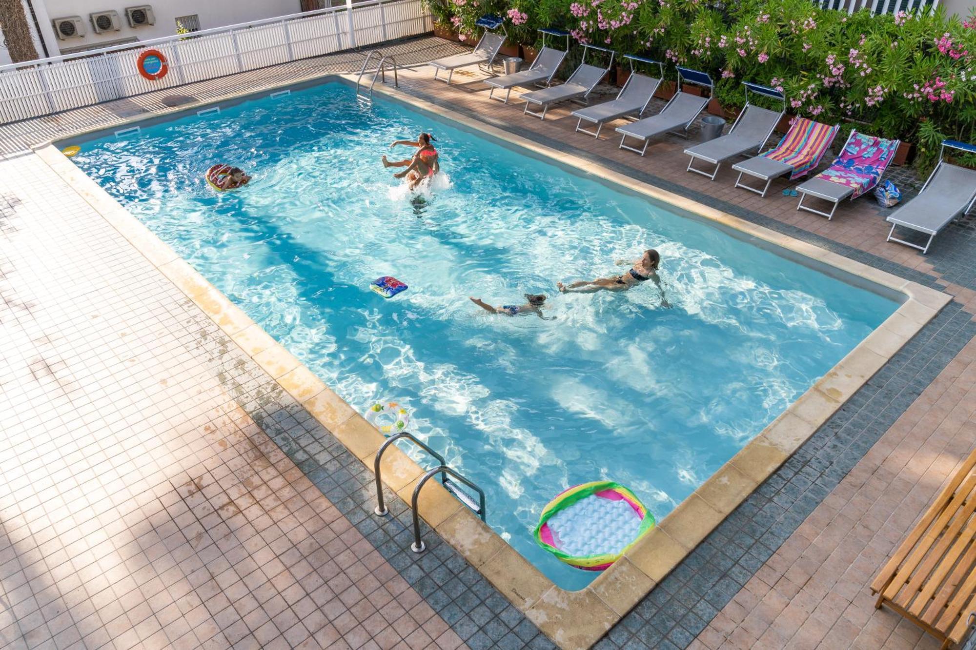 Hotel Columbia Marina Romea Εξωτερικό φωτογραφία