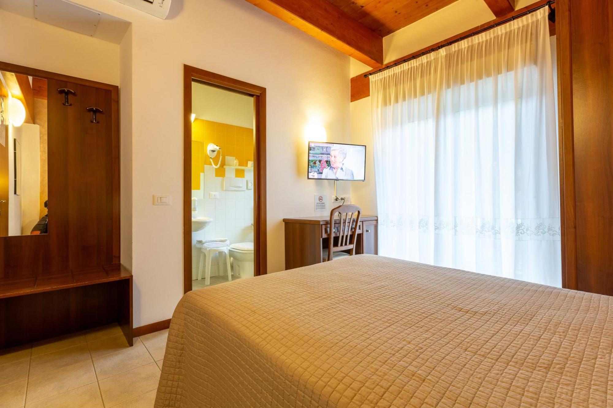 Hotel Columbia Marina Romea Εξωτερικό φωτογραφία